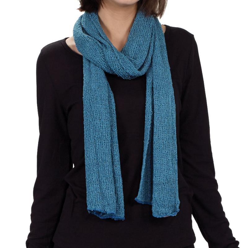 LIGHT WEIGHT KNIT SCARF