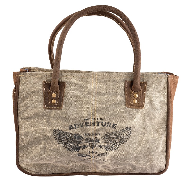 ADVENTURE TOTE