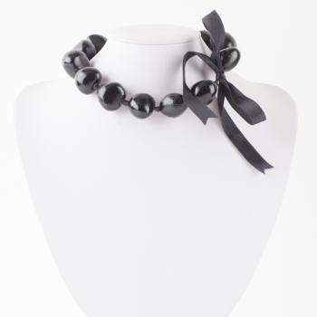 BLACK SHORT KUKUI NUT NECKLACE