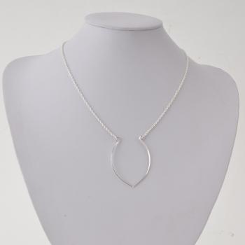 SIMPLY SILVER HORSESHOE SHAPED NECKLACE