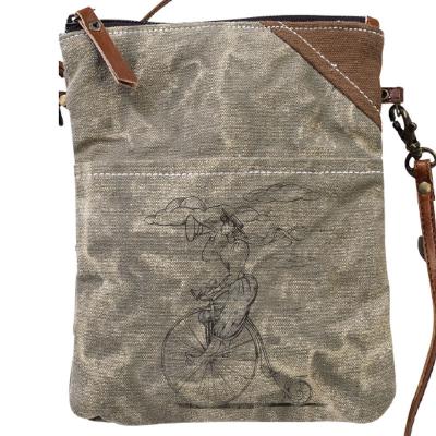 BIKE LADY PASSPORT BAG