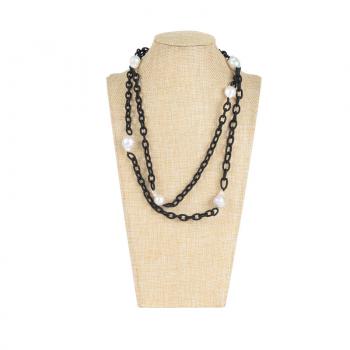 CHAIN LINKED PEARL NECKLACE