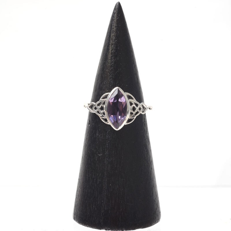 OVAL AMETHYST RING