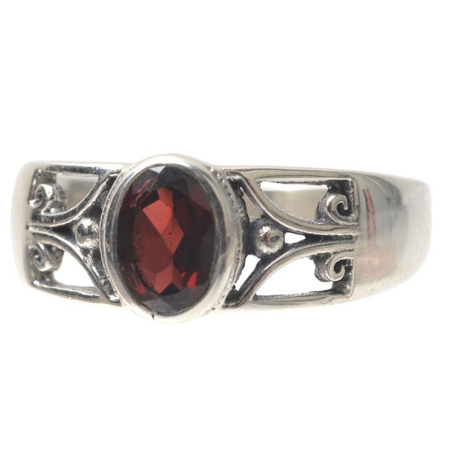 GARNET RING