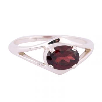 4 PRONG SPLIT SHANK GARNET RING