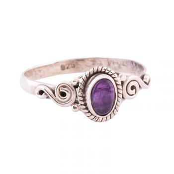 OVAL LEAF SIDE AMETHYST RING